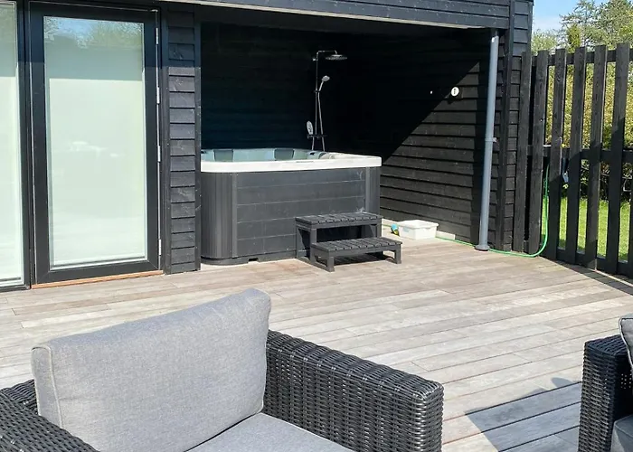 Family At Udsholt With Unique Style Vakantiehuis Græsted